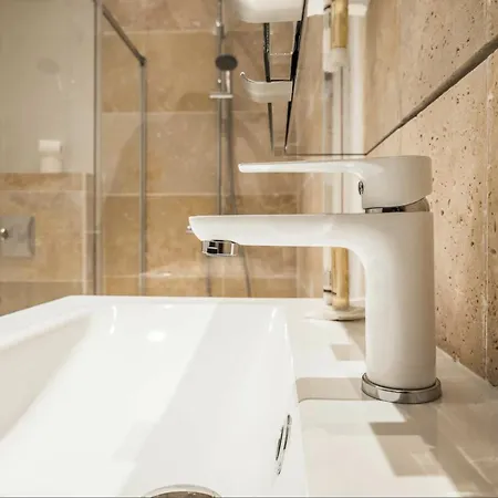 Les Lys D'or Avec Jacuzzi شقة سوموور