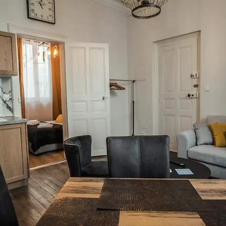 Les Lys D'or Avec Jacuzzi Saumur