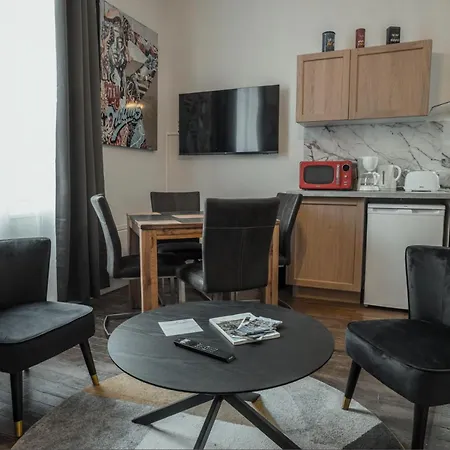 Les Lys D'or Avec Jacuzzi Saumur