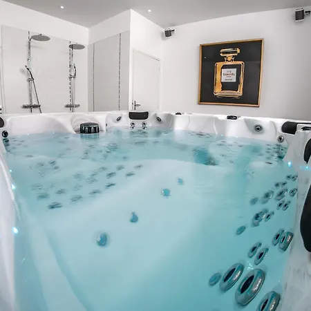 Les Lys D'or Avec Jacuzzi