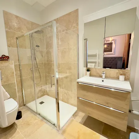 Les Lys D'or Avec Jacuzzi *